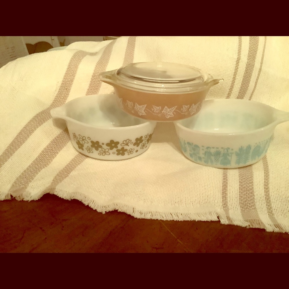 Pyrex bowls